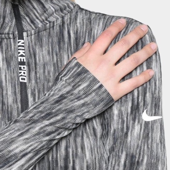 Nike Hyperwarm Sweater - Picture 2 of 6
